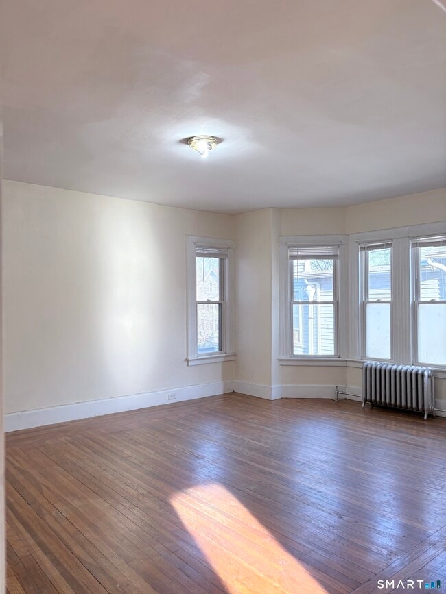 Foto del edificio - 733 Elm St