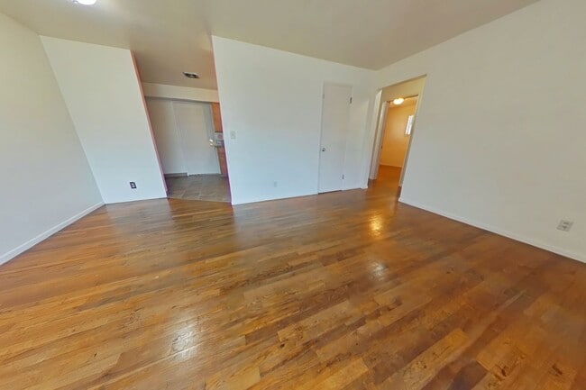 Foto del edificio - 2 Bedroom Duplex ~ Close to Campus