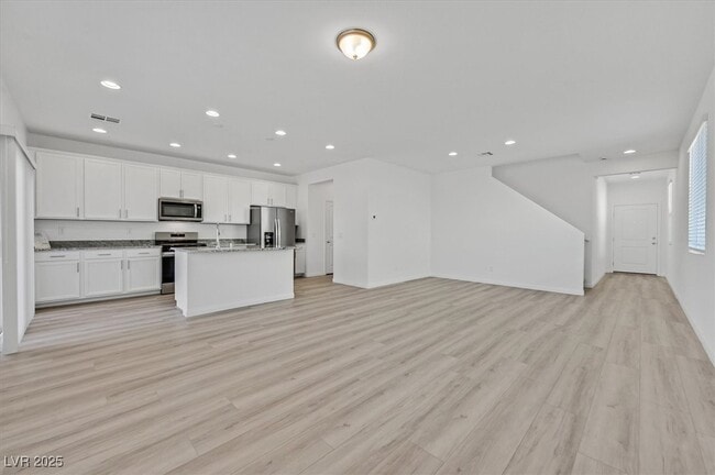 Foto del edificio - 8124 Rockflower St