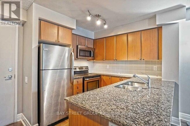 Photo du bâtiment - 525-525 Wilson Ave