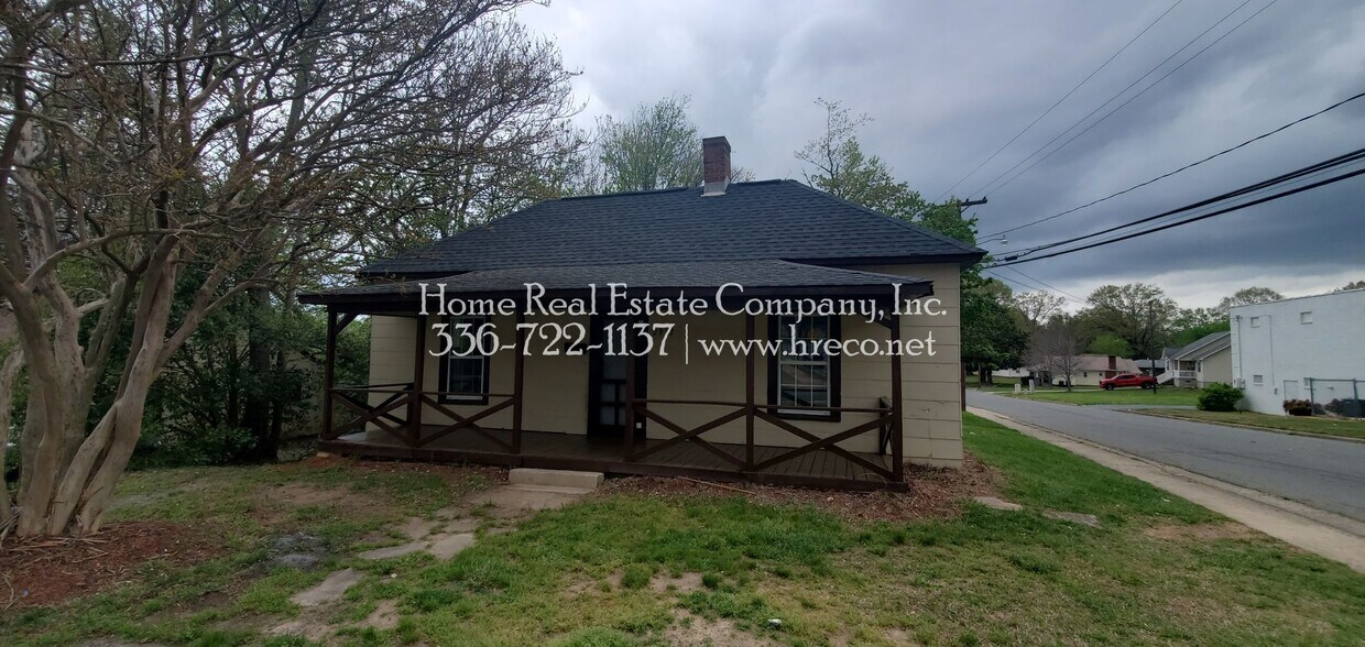 Foto principal - 2937 Old Greensboro Road
