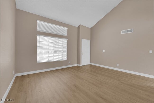 Building Photo - 2830 Belleza Ln