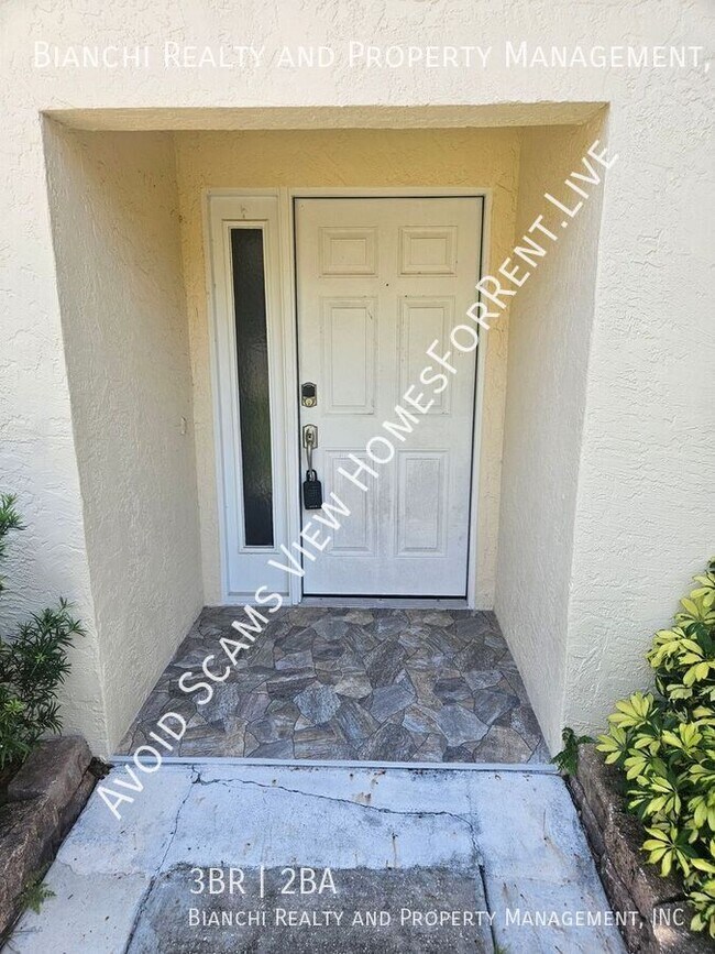 Foto del edificio - 2361 Bentley Dr