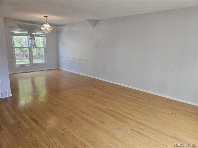 Building Photo - 1556 S Vaughn Cir