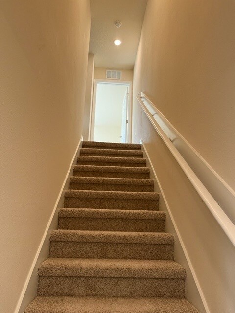 Foto del edificio - 120 Java Ln