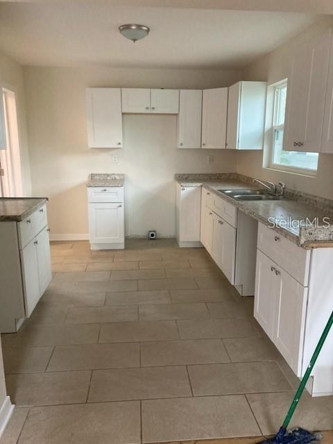 Foto del edificio - 9591 Crestview St