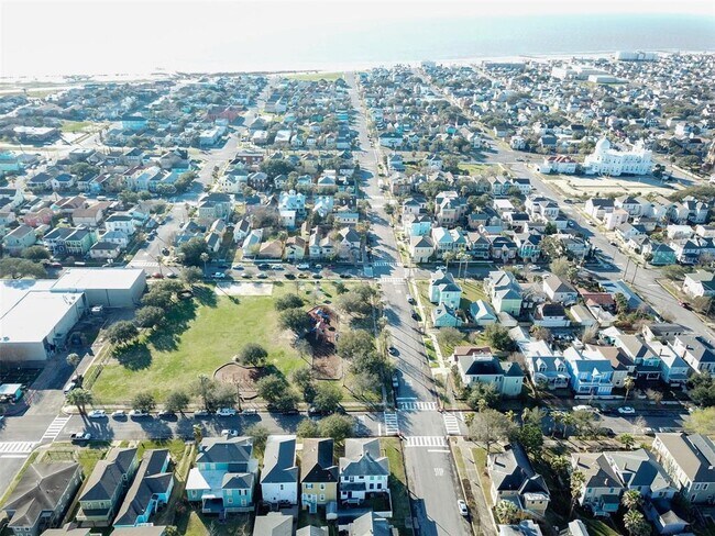 Foto del edificio - 1112 Winnie St