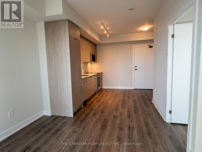 Building Photo - 430 Square One Dr