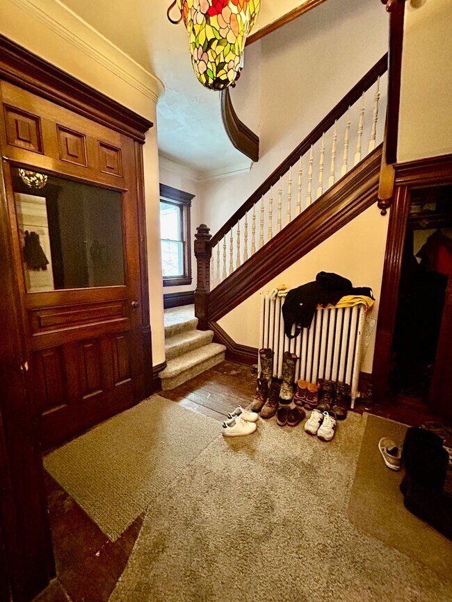 Foto del edificio - 2115 E 1st St