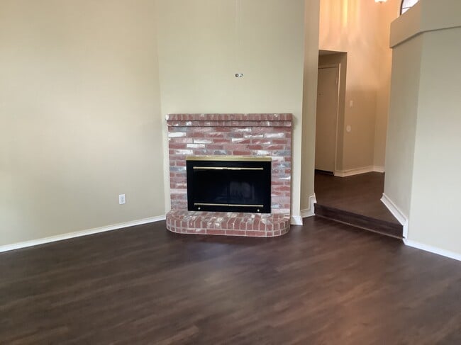 Building Photo - 918 Clover Hill Ln