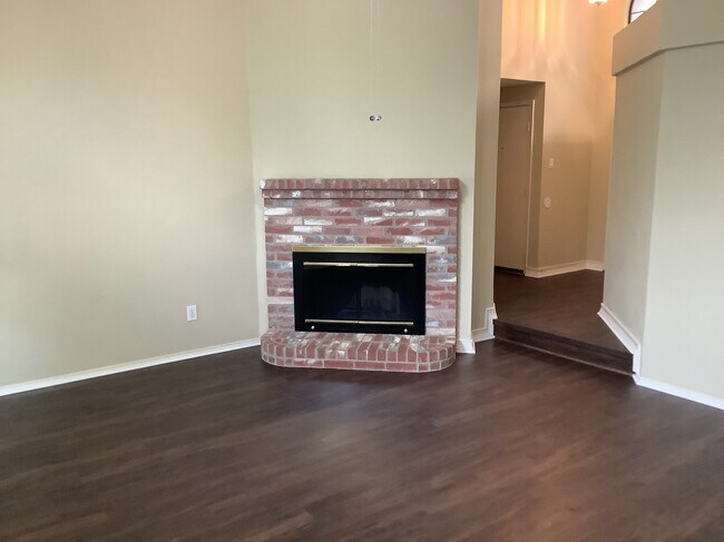 Foto del edificio - 918 Clover Hill Ln