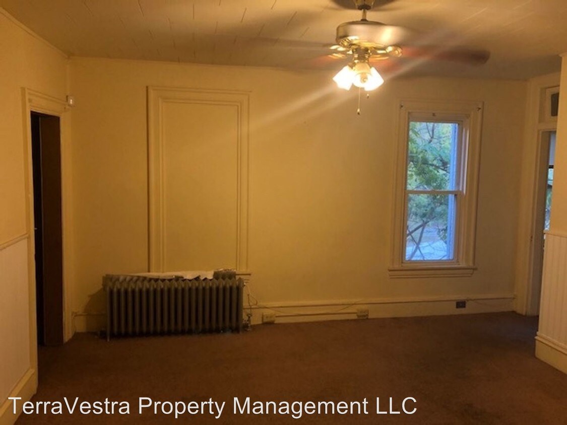 251-253 E Broadway, Salem, NJ 08079 - Room for Rent in Salem, NJ |  Apartments.com