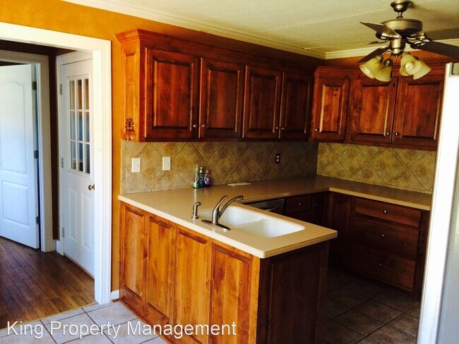 Building Photo - 3 br, 2.5 bath House - 313 Crestview Road