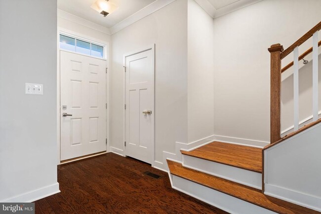Foto del edificio - 18058 Red Cedar Rd