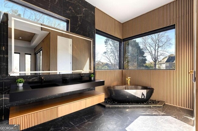 Foto del edificio - 3600 Lower Roswell Rd