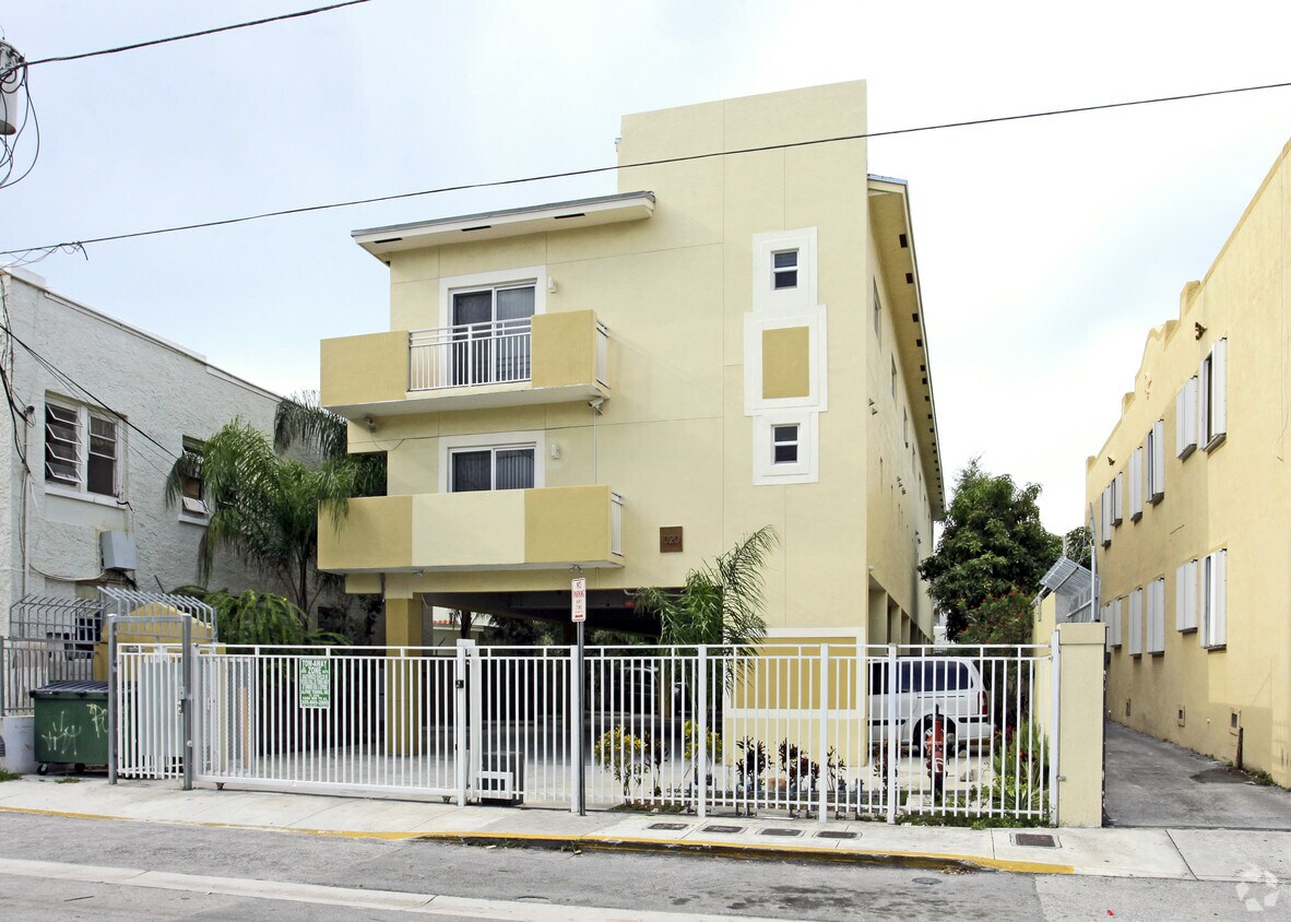 Foto principal - 1020 SW 4th St
