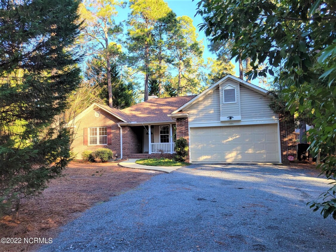 Primary Photo - 1065 Morganton Rd