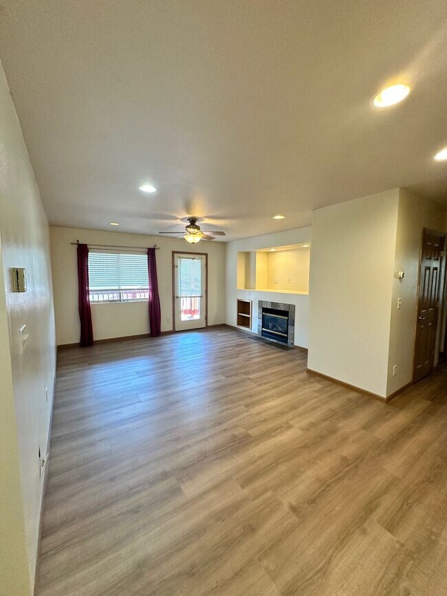Foto del edificio - Lovely 2 bedroom 1.5 bath condo