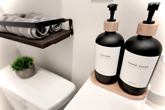 Building Photo - 4284 S Normandie Ln