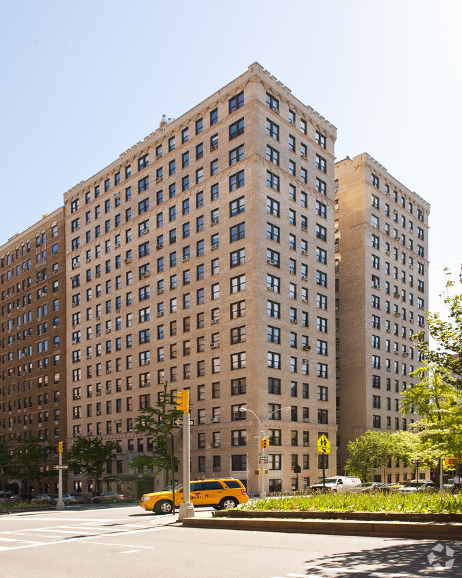 Foto principal - 101 E 95th St