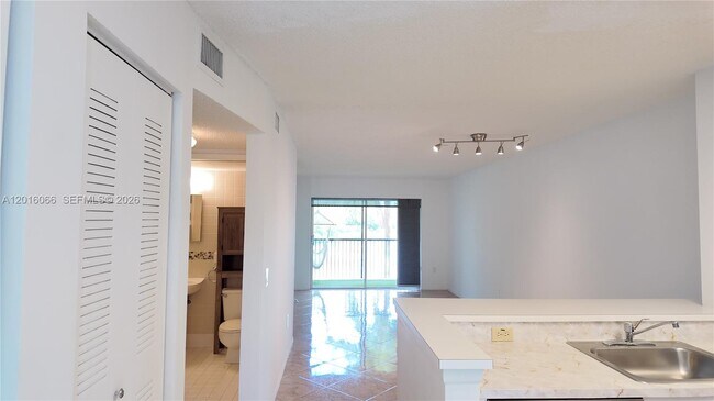 Foto del edificio - 2236 N Cypress Bend Dr