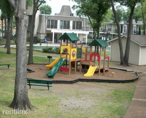 Building Photo - 333 Uvalde Rd