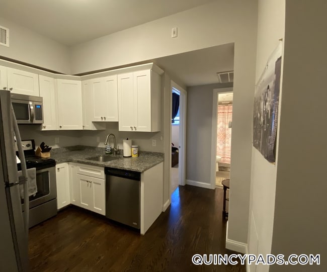 Building Photo - 10 Merrymount Rd
