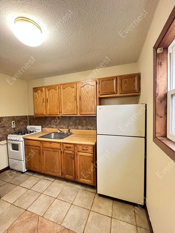 Building Photo - 2638 Norwalk St