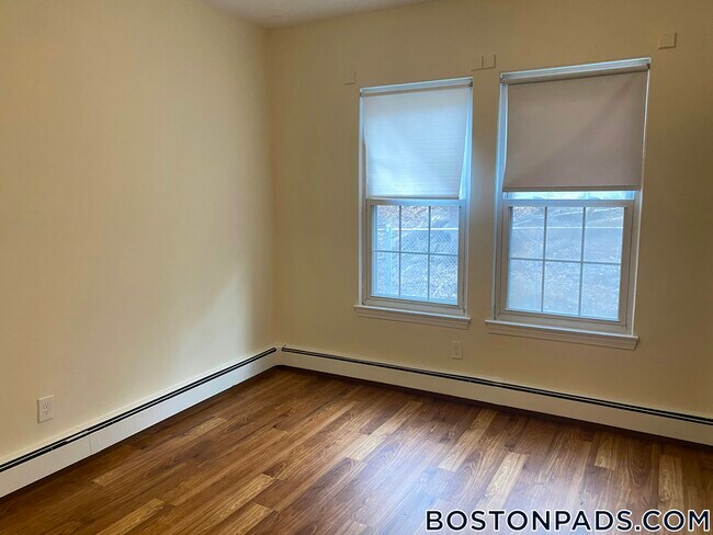 Foto del edificio - 70 S Huntington Ave