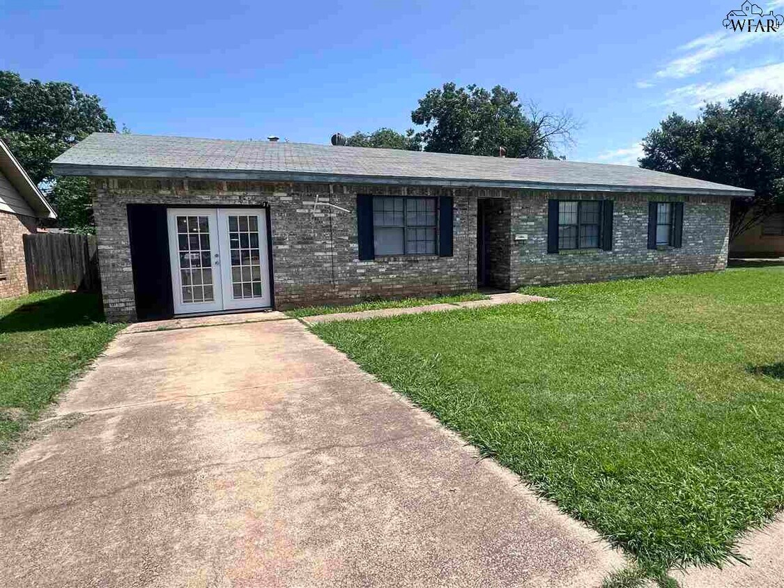 Foto principal - 4638 Cascades Dr