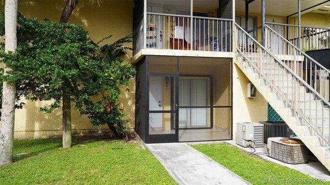 Building Photo - 15649 SW 73rd Cir Terrace