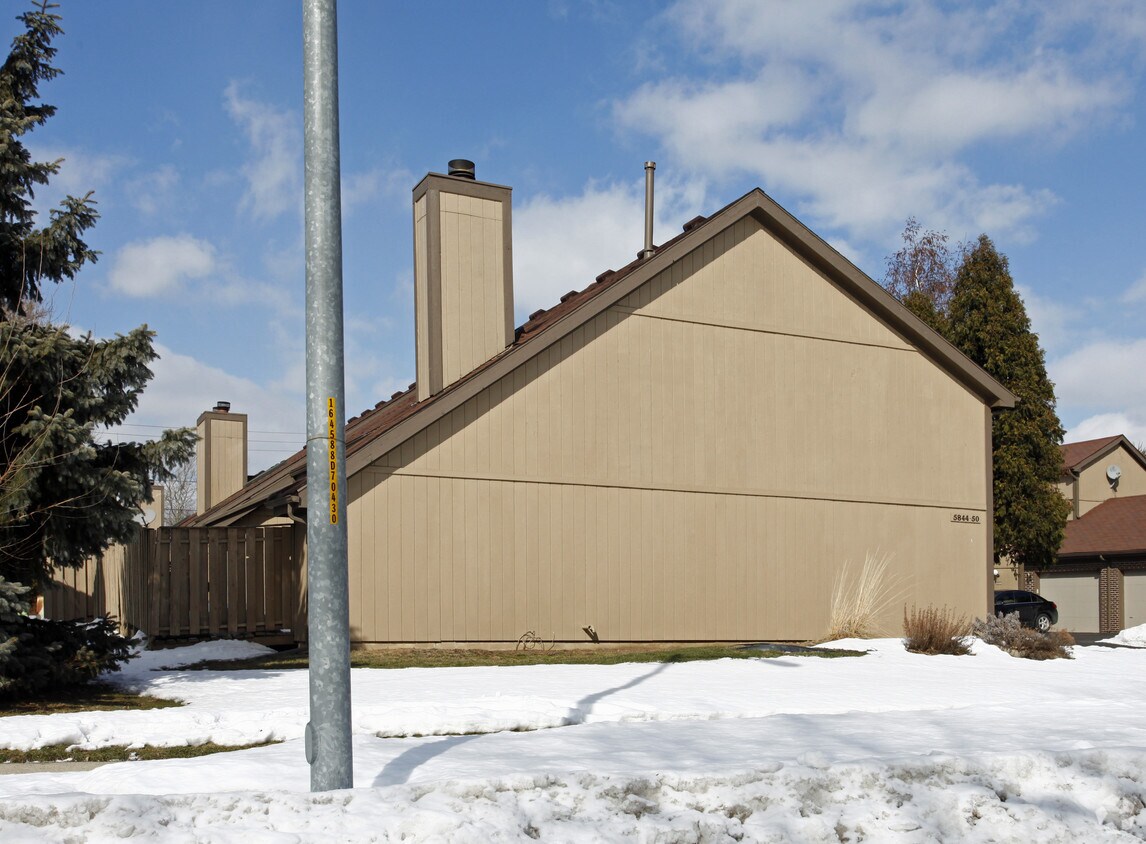 Foto del edificio - 5850 Staghorn Dr