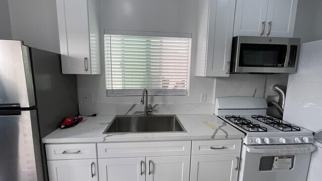 Foto del edificio - 4354 138th St