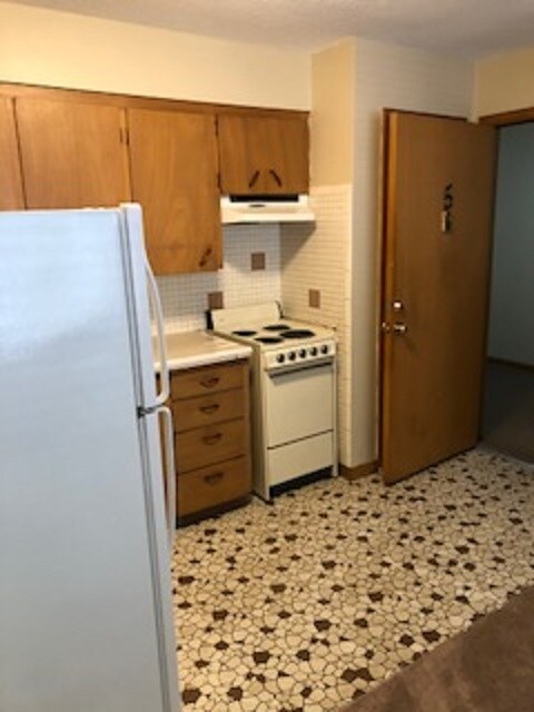 Primary Photo - 620 S Johnson St