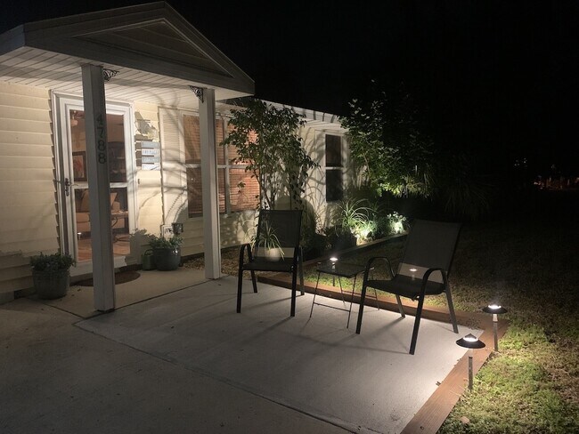 Building Photo - 4788 Pompano Rd