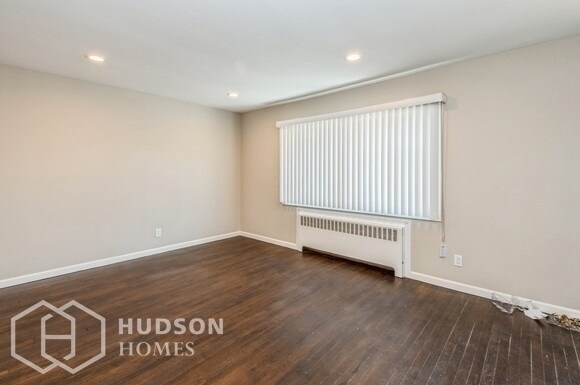 Building Photo - 94 Pollok Pl