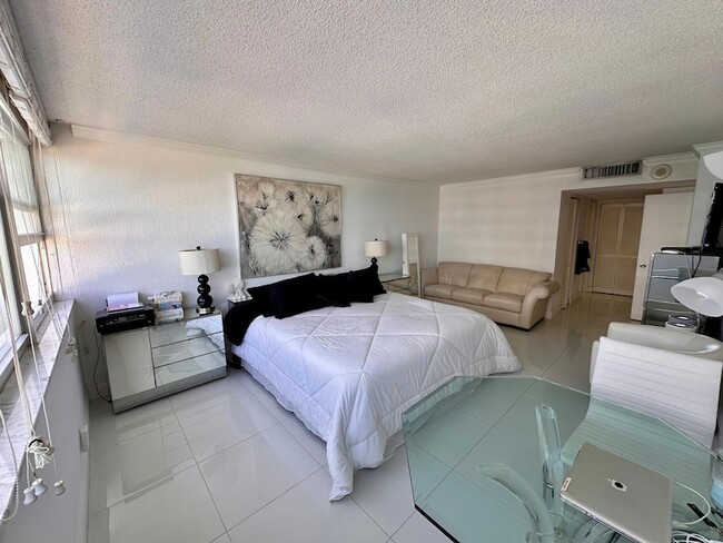 Photo - 1880 S Ocean Dr Apartment