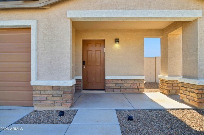 Foto del edificio - 1748 N Logan Ln