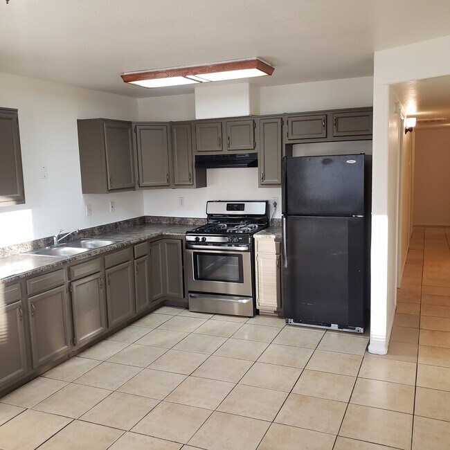 Kitchen - 1714 S 7th Ave