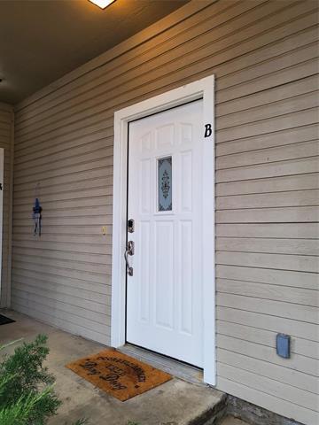 Foto principal - 2422 Forest Brook Ln