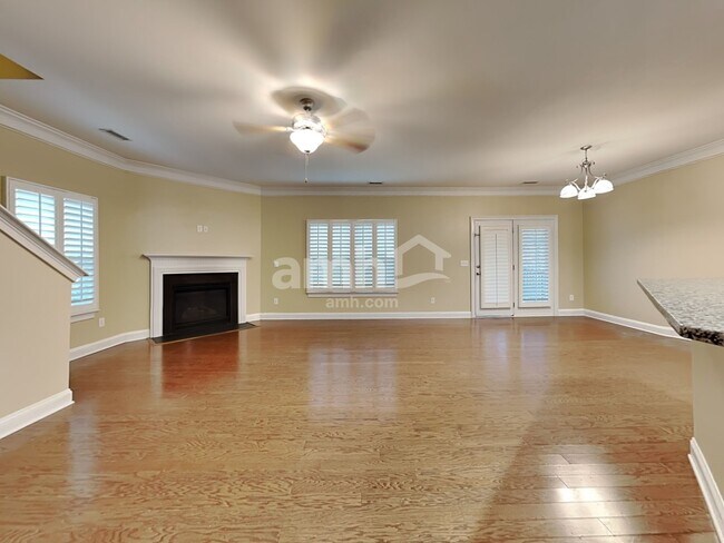 Building Photo - 1633 Lake Glen Drive