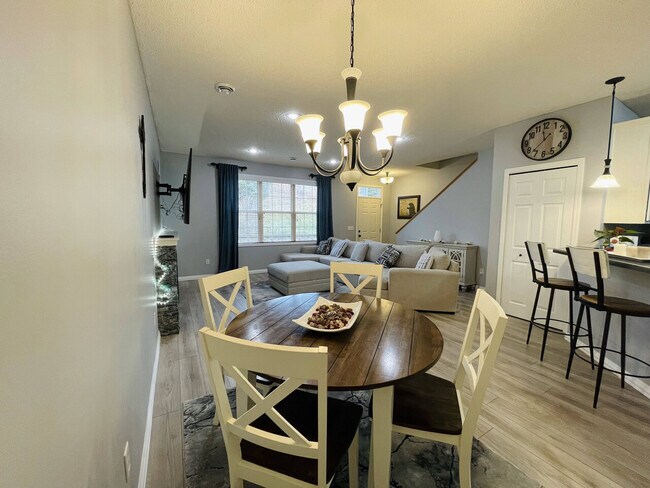 Foto del edificio - Woodbury Condo