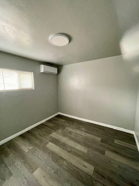 Foto del edificio - 2883 Logan Ave