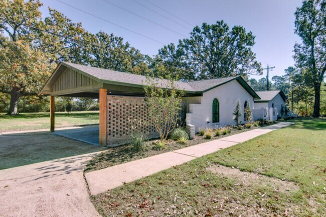 Foto del edificio - Palm Springs style ranch house