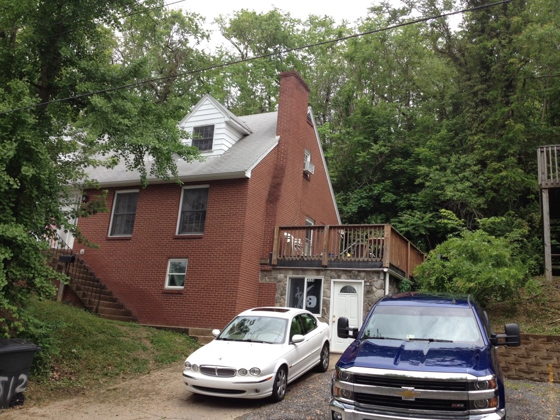 512 Beverly Ave Unit A, WV 26505 Apartments in