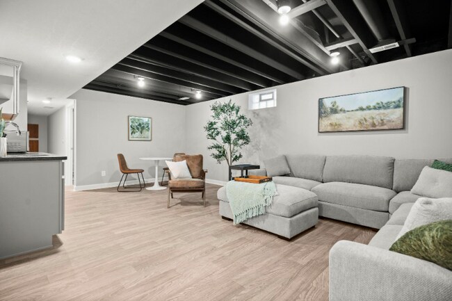 Building Photo - 2273 E 100th St