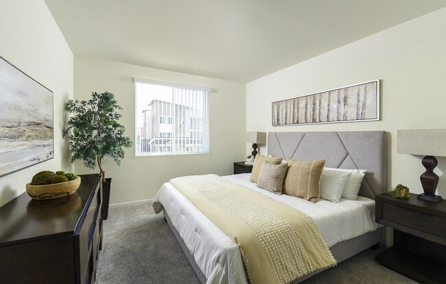 Building Photo - Suncrest Vista at Canyon Trails 55+ Apartments