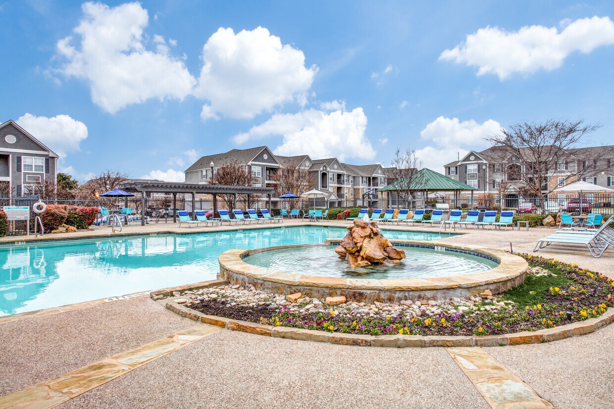 University Courtyard Apartments Denton, TX
