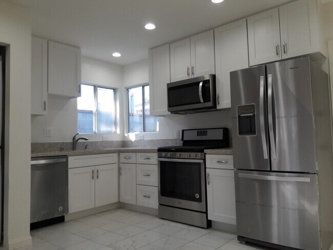 Foto del edificio - 512 N Lucia Ave