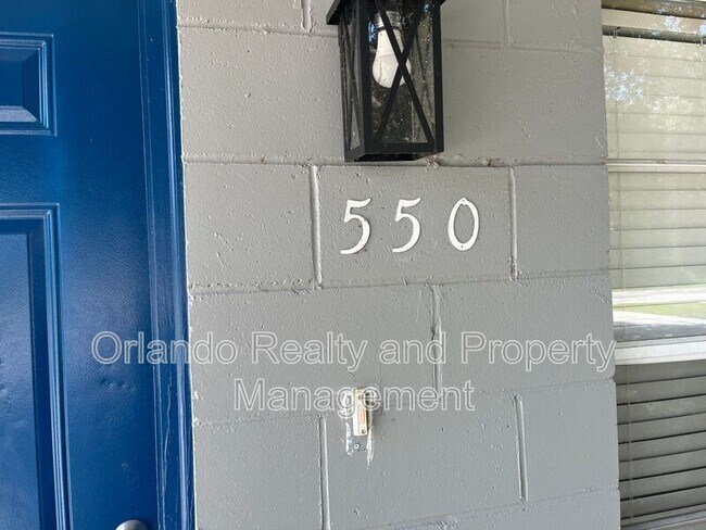 Foto del edificio - 550 Imperial Pl